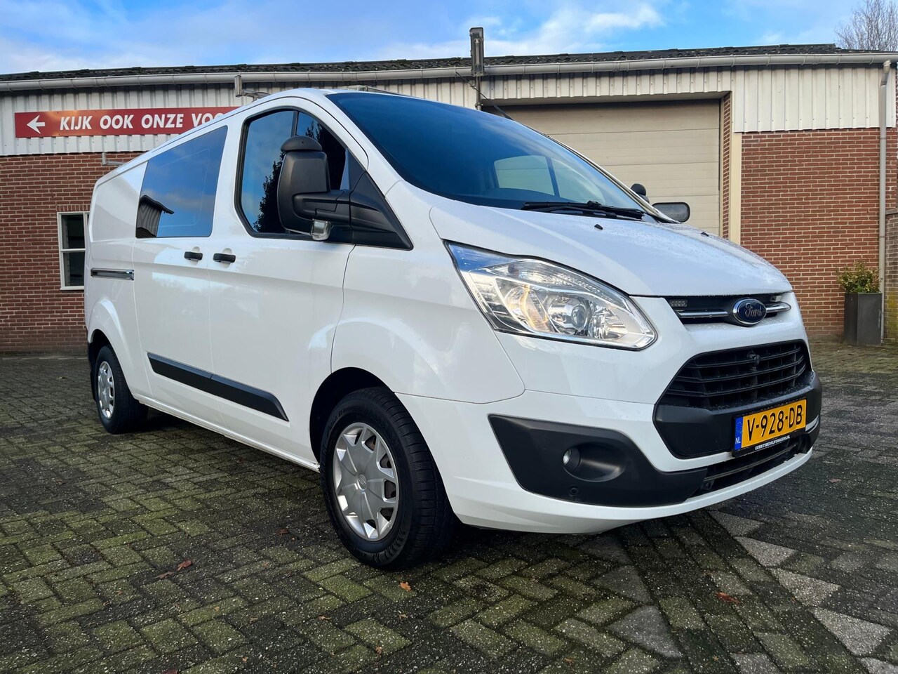 Ford Transit Custom - 310 2.0 TDCI L2 euro 6 Trend optioneel met sortimo inrichting - AutoWereld.nl