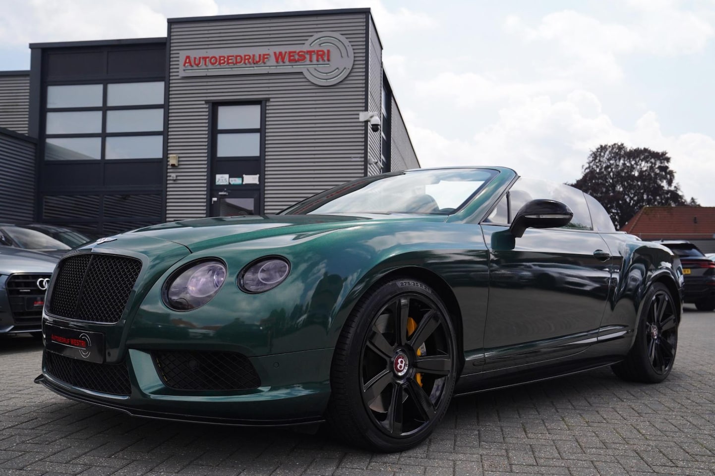 Bentley Continental GTC - 4.0 V8S | Luxe leder met ruitmotief | LED | Billionaire green | UNIEKE auto | Gele Stiksel - AutoWereld.nl