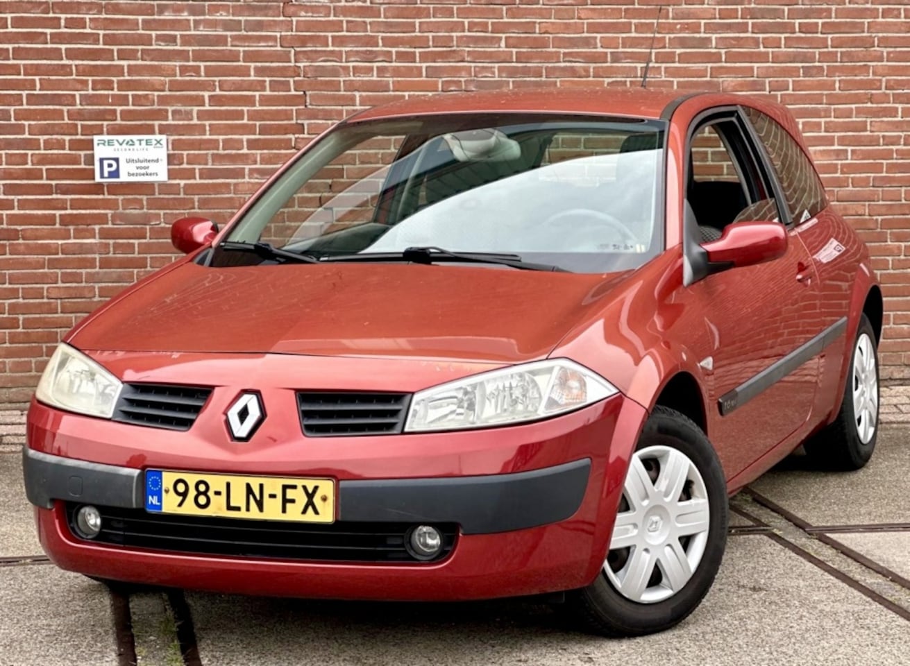 Renault Mégane - 1.6-16V Auth.Comf. - AutoWereld.nl