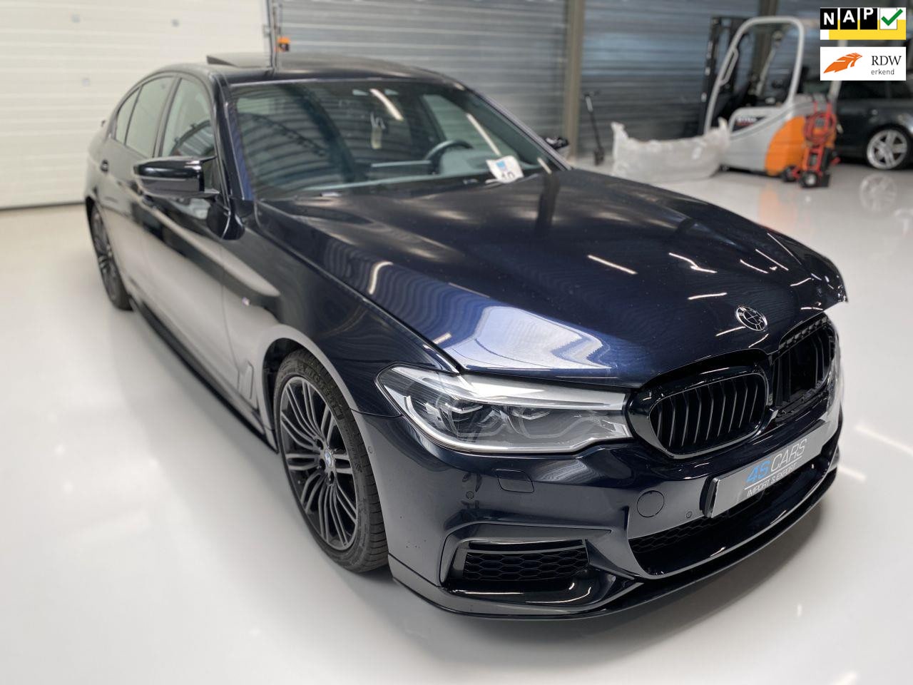 BMW 5-serie - 540i M-PACK LASER-LED/PANO/360CAM/VENT./NIGHTVISION/VOL! - AutoWereld.nl