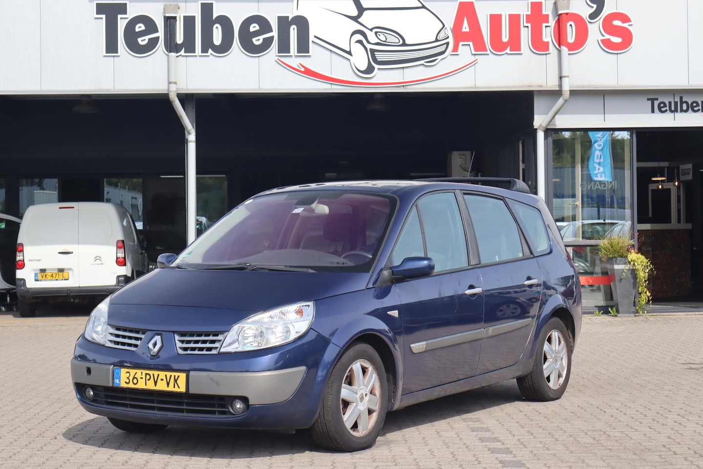 Renault Grand Scénic - 1.6-16V Expression Luxe Climate control, Panoramadak, Cruise control, 7 persoons - AutoWereld.nl