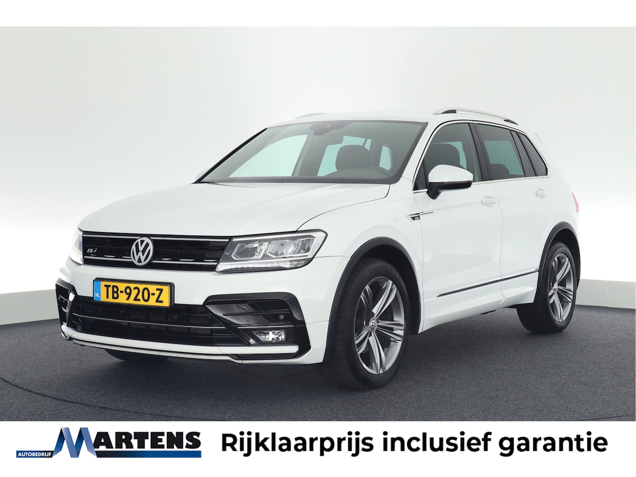 Volkswagen Tiguan - 1.4 TSI 150pk DSG 4Motion R-Line Highline Virtual Cockpit Led Navigatie - AutoWereld.nl