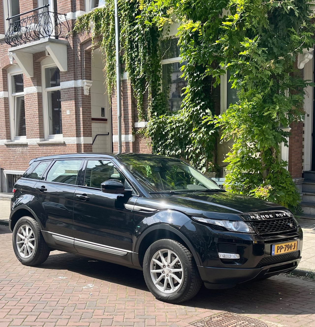 Land Rover Range Rover Evoque - 2.2 eD4 2WD Pure - AutoWereld.nl