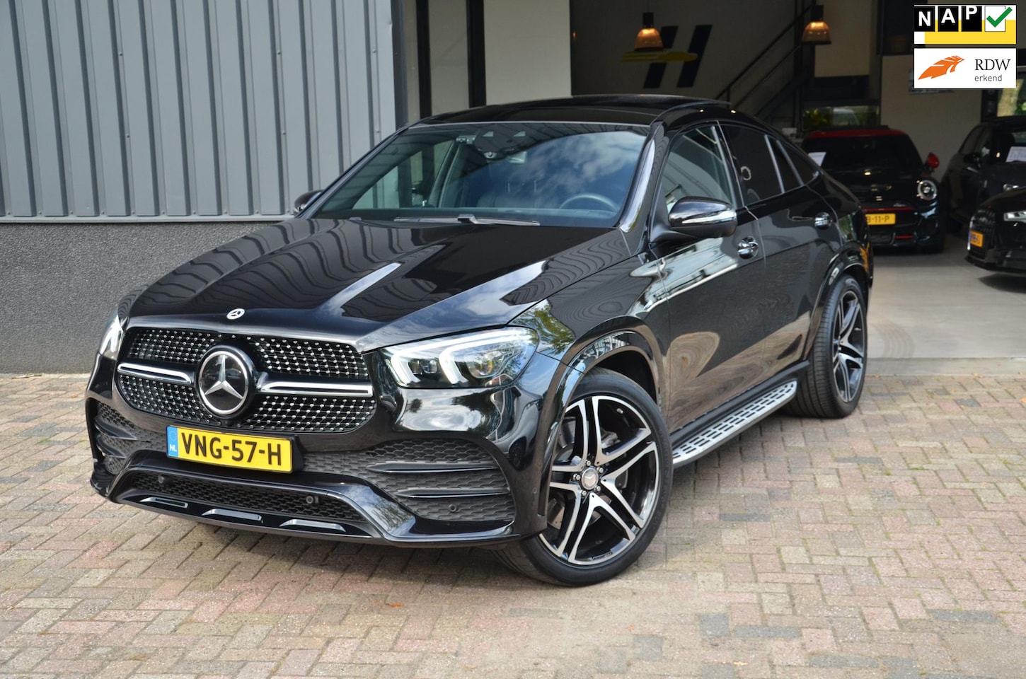 Mercedes-Benz GLE-Klasse - 400 D 4MATIC AMG|Grijs Kenteken|Hollands|Dealer onderhouden|22''|360Camera|Head-up - AutoWereld.nl