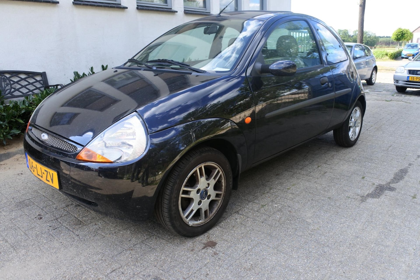 Ford Ka - 1.3 Luxury airco apk 30-8-2021 lm velgen leer enz. - AutoWereld.nl