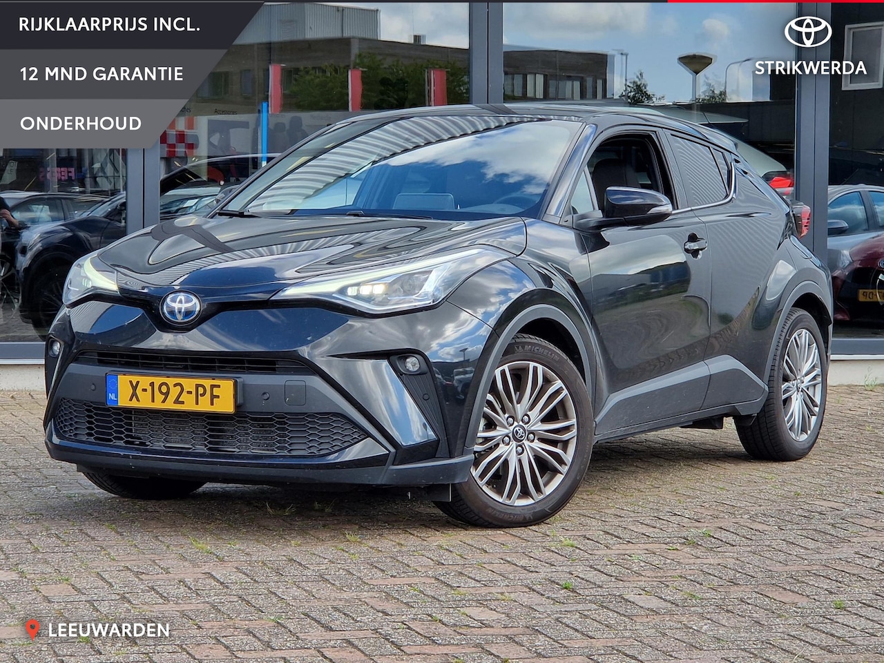 Toyota C-HR - 2.0 Hybrid Executive half leer | verwarmd stuur | navigatie - AutoWereld.nl