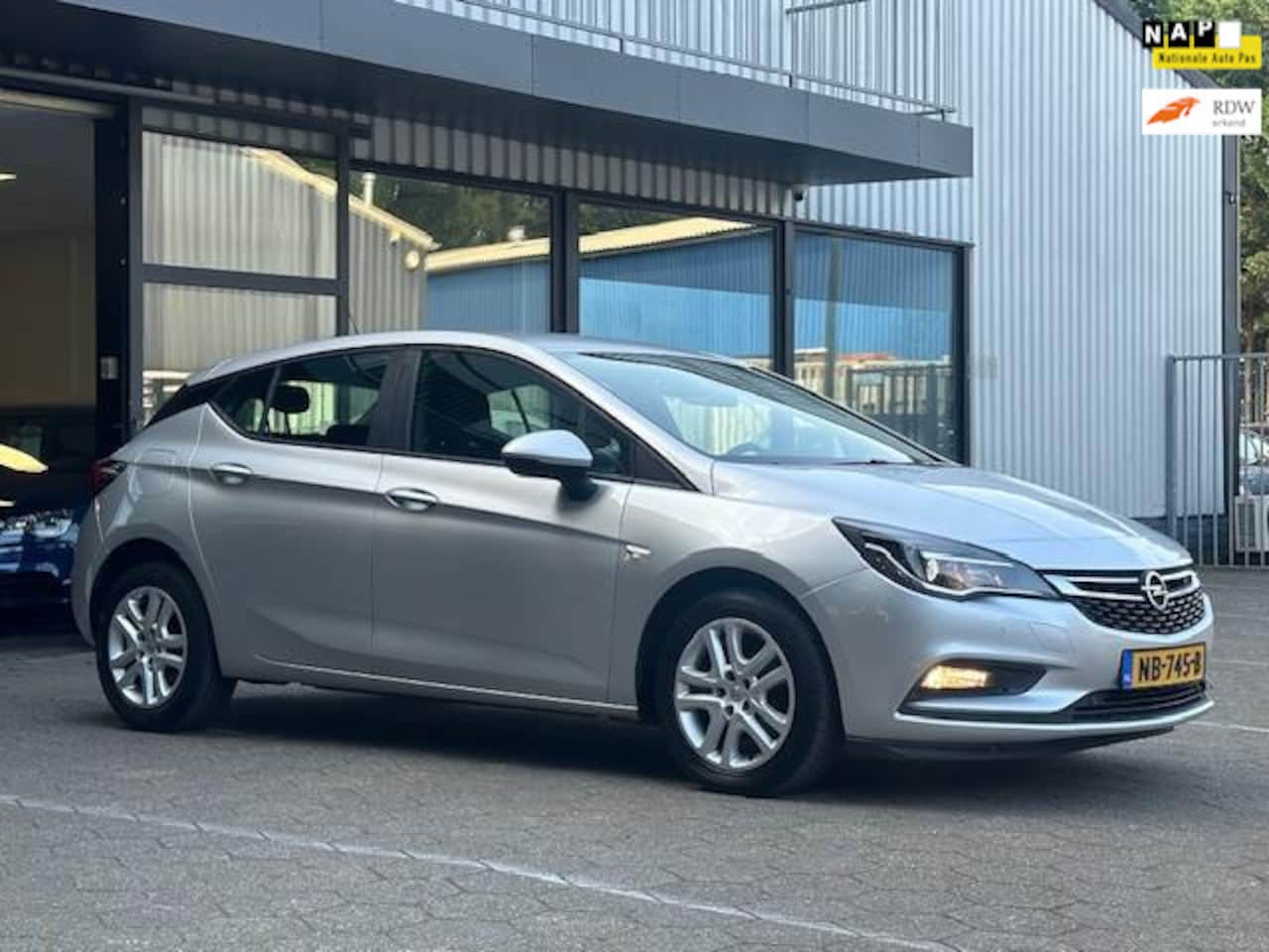 Opel Astra - 1.4 Turbo / 2016 / PDC / Cruise / Airco - AutoWereld.nl