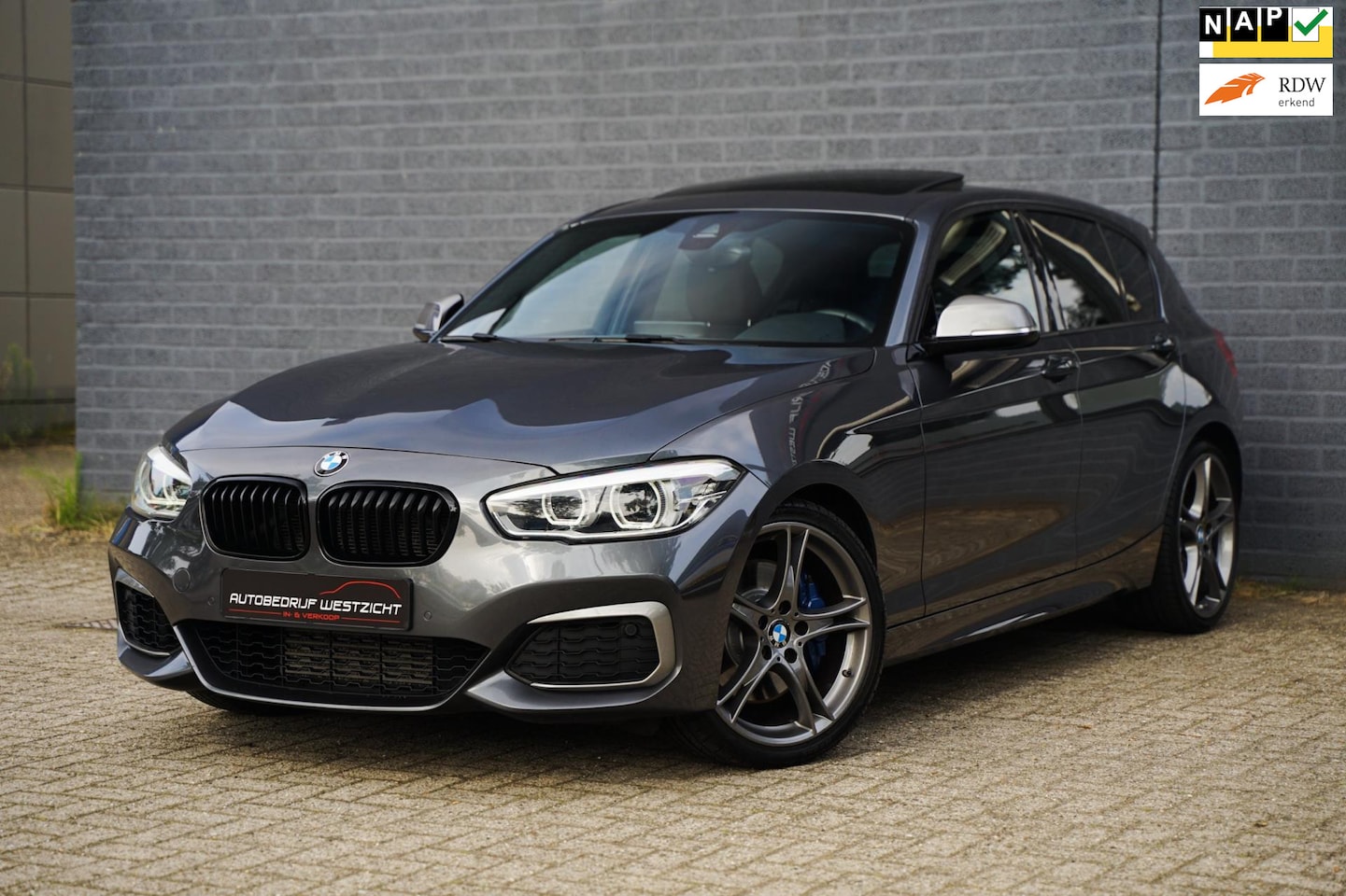 BMW 1-serie - M135i xDrive Executive Automaat, Leder, INCL BTW! - AutoWereld.nl