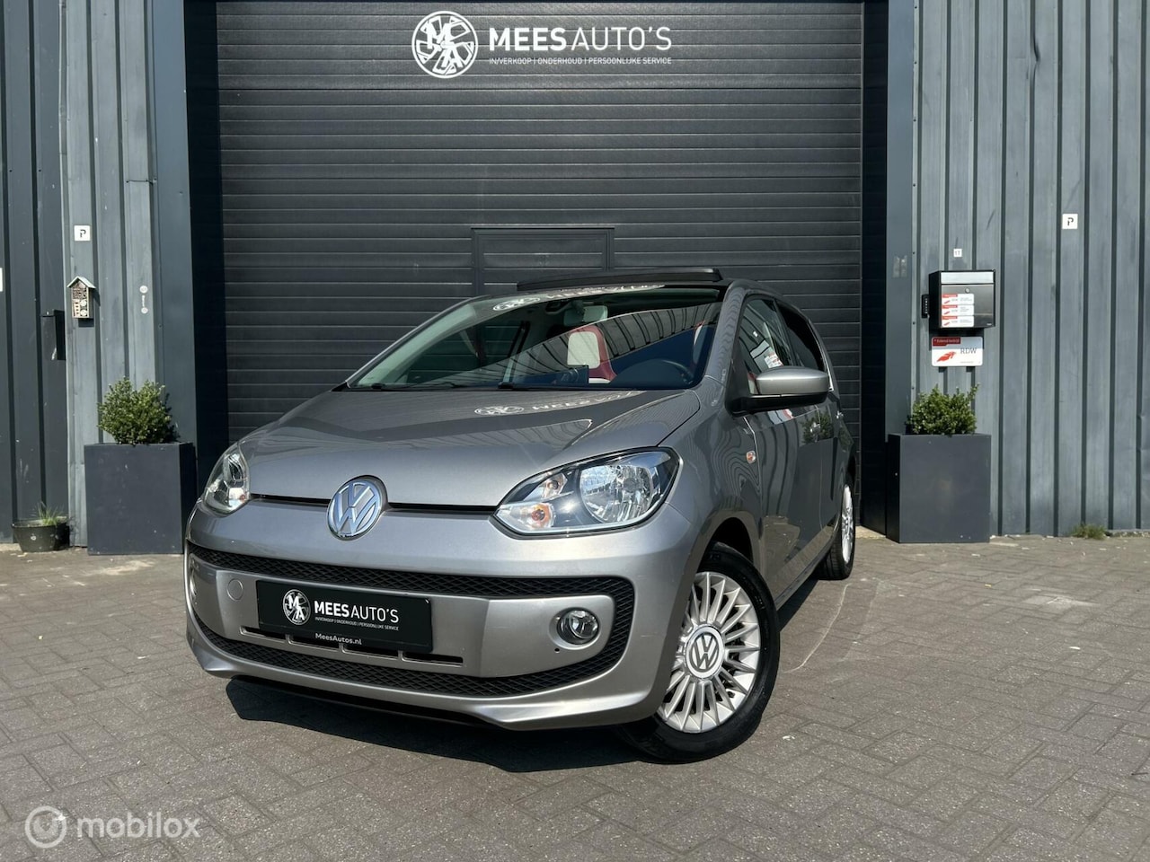 Volkswagen Up! - 1.0 high up!|Pano|PDC|Cruisecontrol|Navi| - AutoWereld.nl