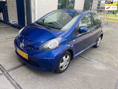 Toyota Aygo - 1.0-12V / 1 jaar apk /airco / nap / 5drs / 2 sleutels / goed onderhouden / nette auto