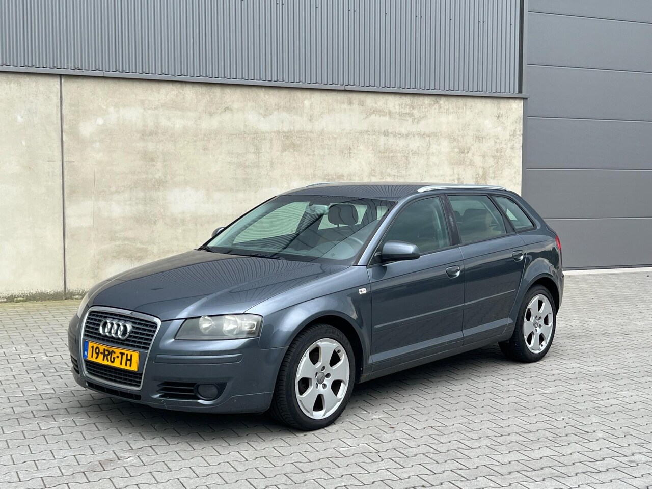 Audi A3 Sportback - 2.0 FSI Ambition APK 29-05-2025+LEDER+CRUISE+CLIMATRONIC+RADIO CD+ELEKTRISCHE PAKKET+VELGE - AutoWereld.nl