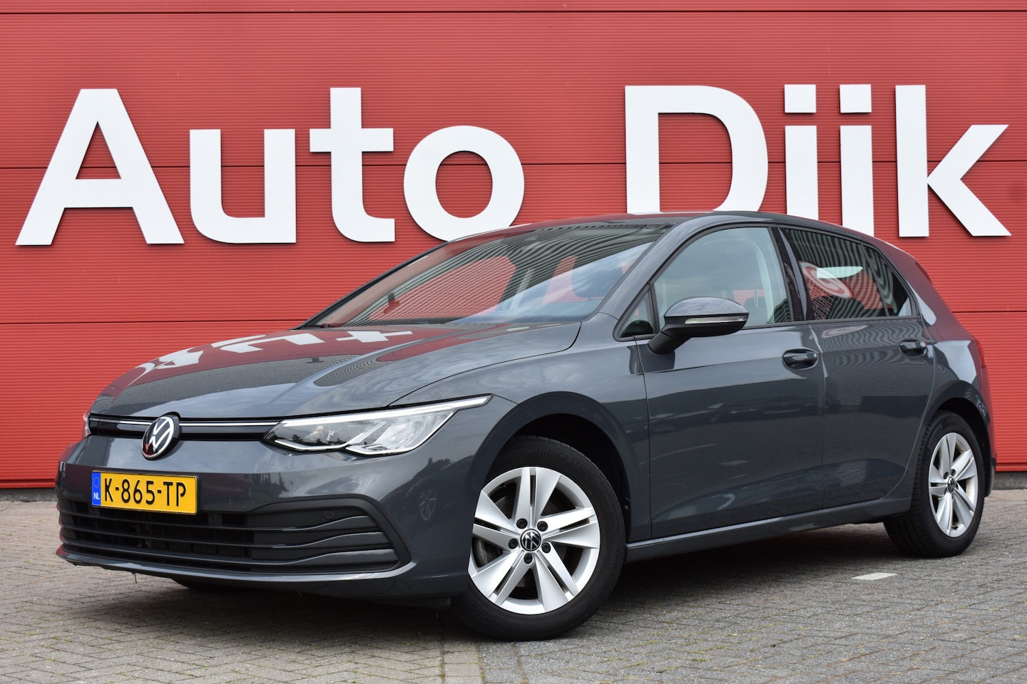 Volkswagen Golf - 1.5 TSI Life LED | Virtual Cockpit | Adapt. Cruise | Carplay | Trekhaak | Clima | DAB | PD - AutoWereld.nl