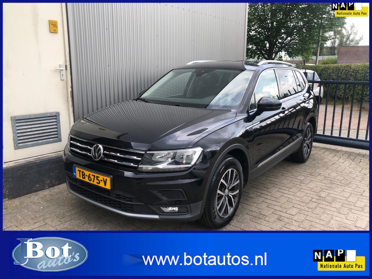 Volkswagen Tiguan Allspace - 1.4 TSI Comfortline Business 7p. / AUTOMAAT / 7-PERSOONS / 1E EIGENAAR / NL-AUTO / NAVI / - AutoWereld.nl