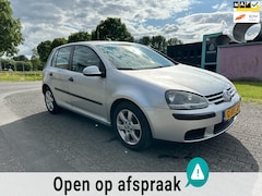 Volkswagen Golf - 1.6 FSI Trendline *MET NIEUWE APK*AIRCO