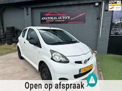 Toyota Aygo - 1.0-12V Aspiration Green *MET NIEUWE APK*STOELVERWARMING