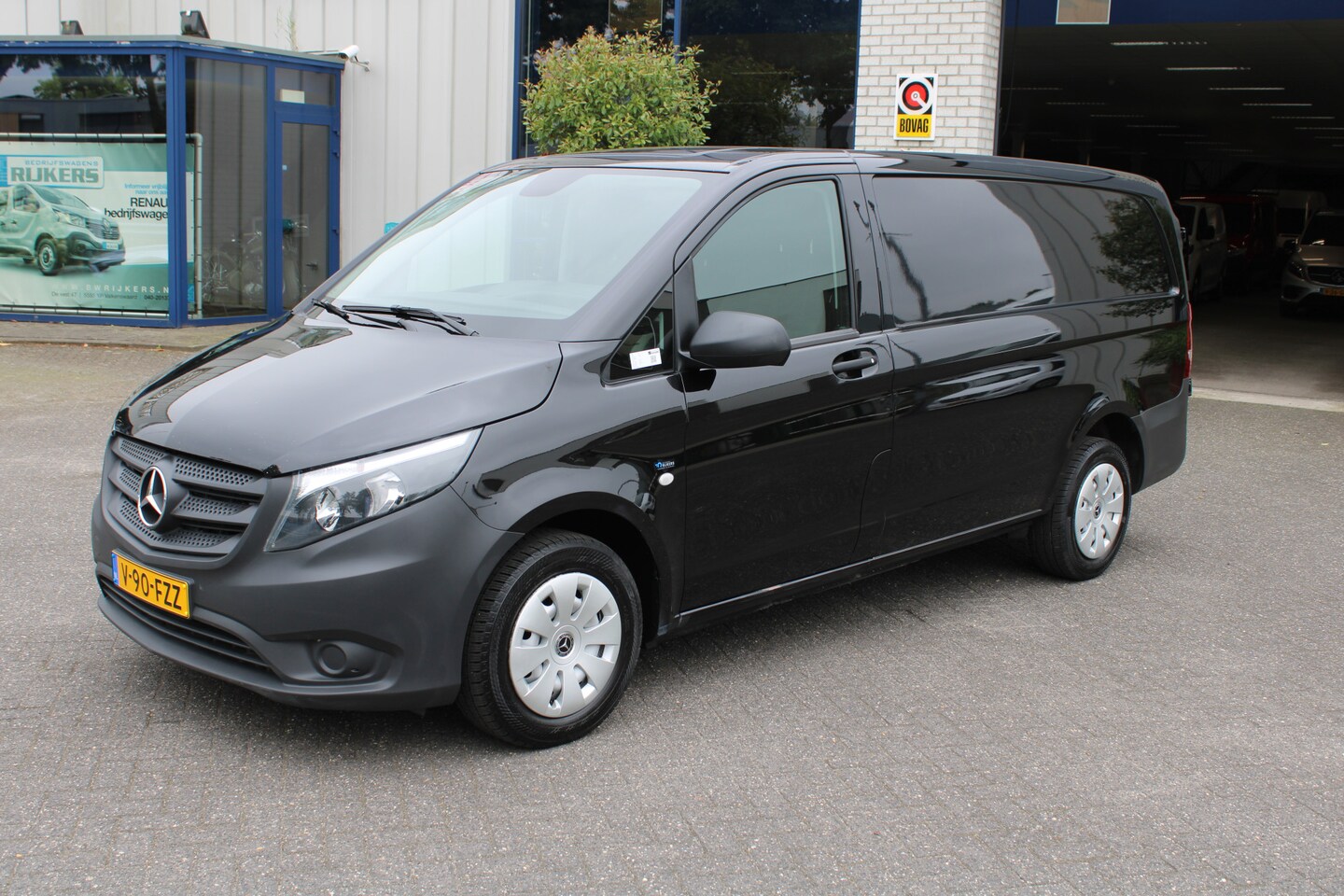 Mercedes-Benz Vito - 114 CDI Lang L2 2500 KG trekhaak, Standkachel, Achterdeuren - AutoWereld.nl