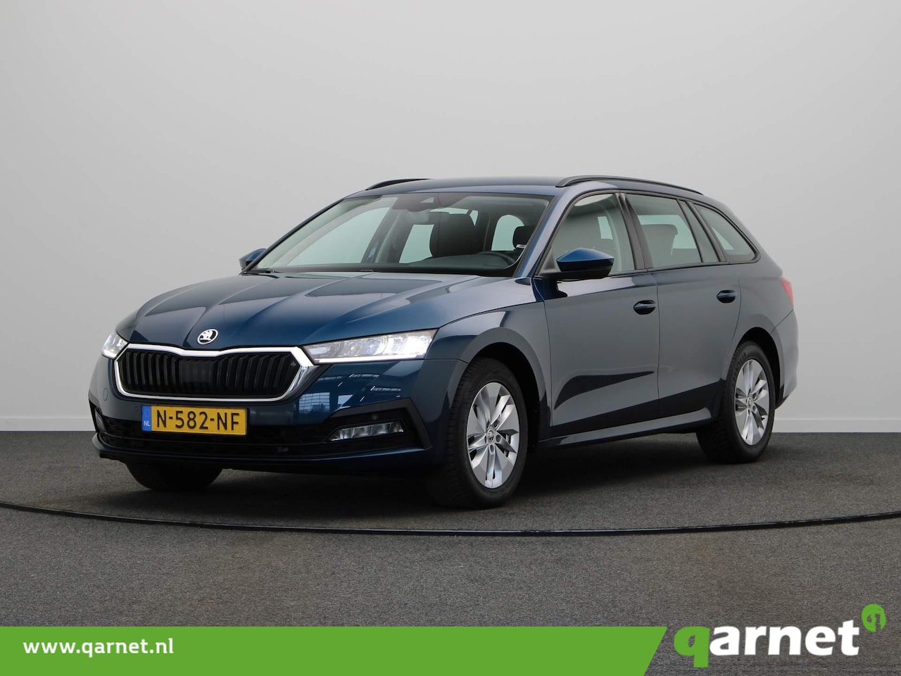 Skoda Octavia Combi - 1.0 e-TSI Business Edition | Led Koplampen | Apple Carplay & Android Auto | Draadloze Tele - AutoWereld.nl