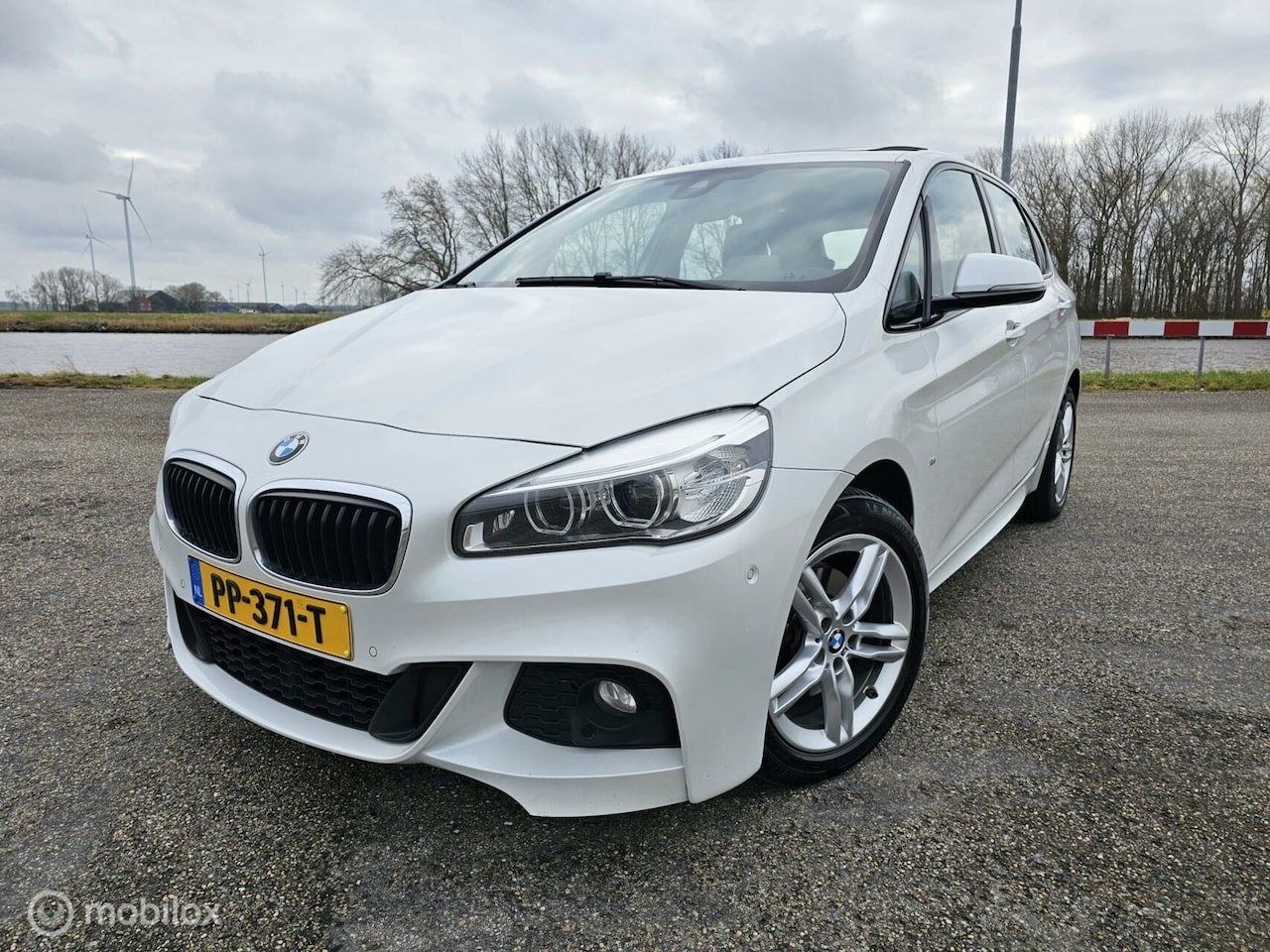 BMW 2-serie Active Tourer - 218i Facelift,Pano , M-uitvoering - AutoWereld.nl