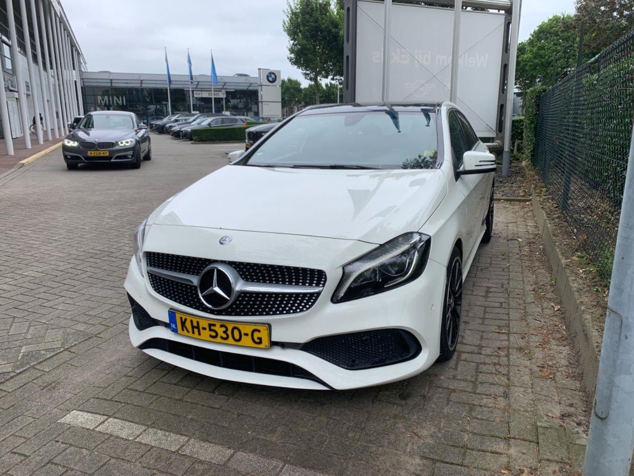 Mercedes-Benz A-klasse - 180 AMG Pano|Stoelverwarming|Xenon - AutoWereld.nl