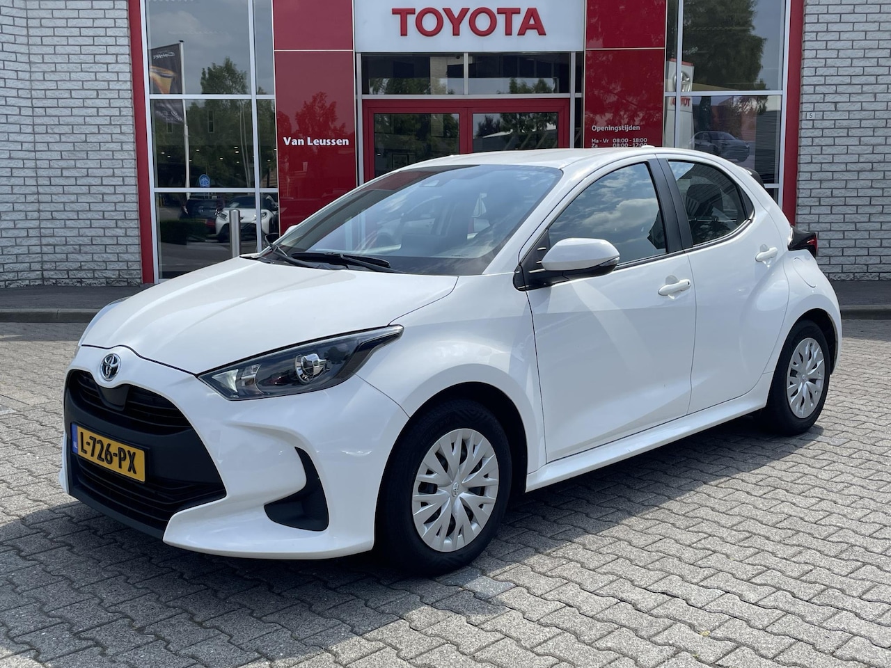 Toyota Yaris - 1.5 HYBRID ACTIVE APPLE/ANDROID CAMERA CLIMA AD-CRUISE NL-AUTO - AutoWereld.nl