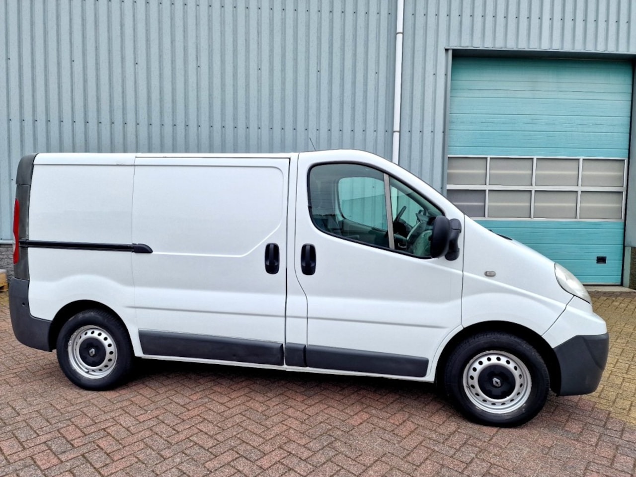 Renault Trafic - 2.0 DCI T29 Euro 5 Airco AUTOMAAT - AutoWereld.nl