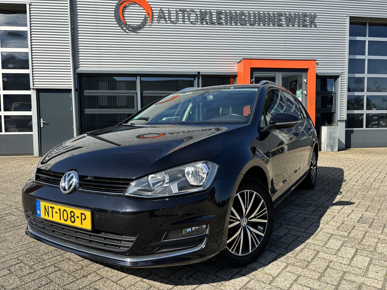 Volkswagen Golf Variant - 1.4 TSI Connected Series All-Star Navi / Trekhaak / All-season banden / Parkeersensoren v+ - AutoWereld.nl