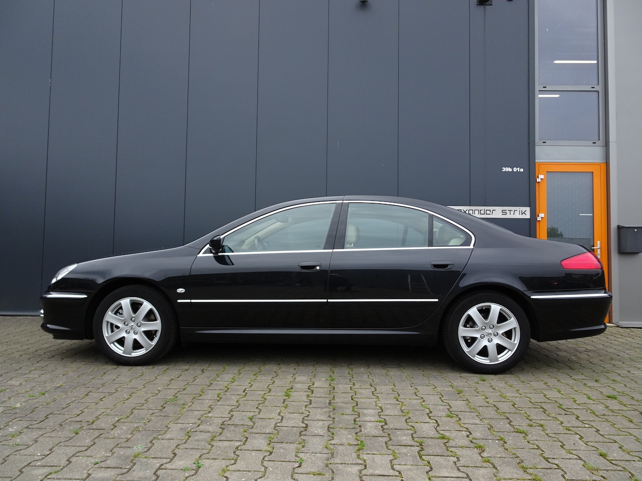 Peugeot 607 - 2.2-16V Executive 607 2.2 16V Platinum-Ivoire uniek lage km stand - AutoWereld.nl