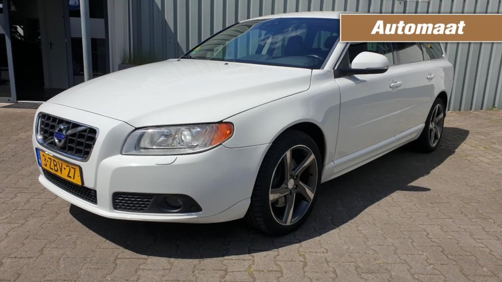 Volvo V70 - 2.4 D5 Summum 2.4 D5 215 PK SUMMUM - AutoWereld.nl