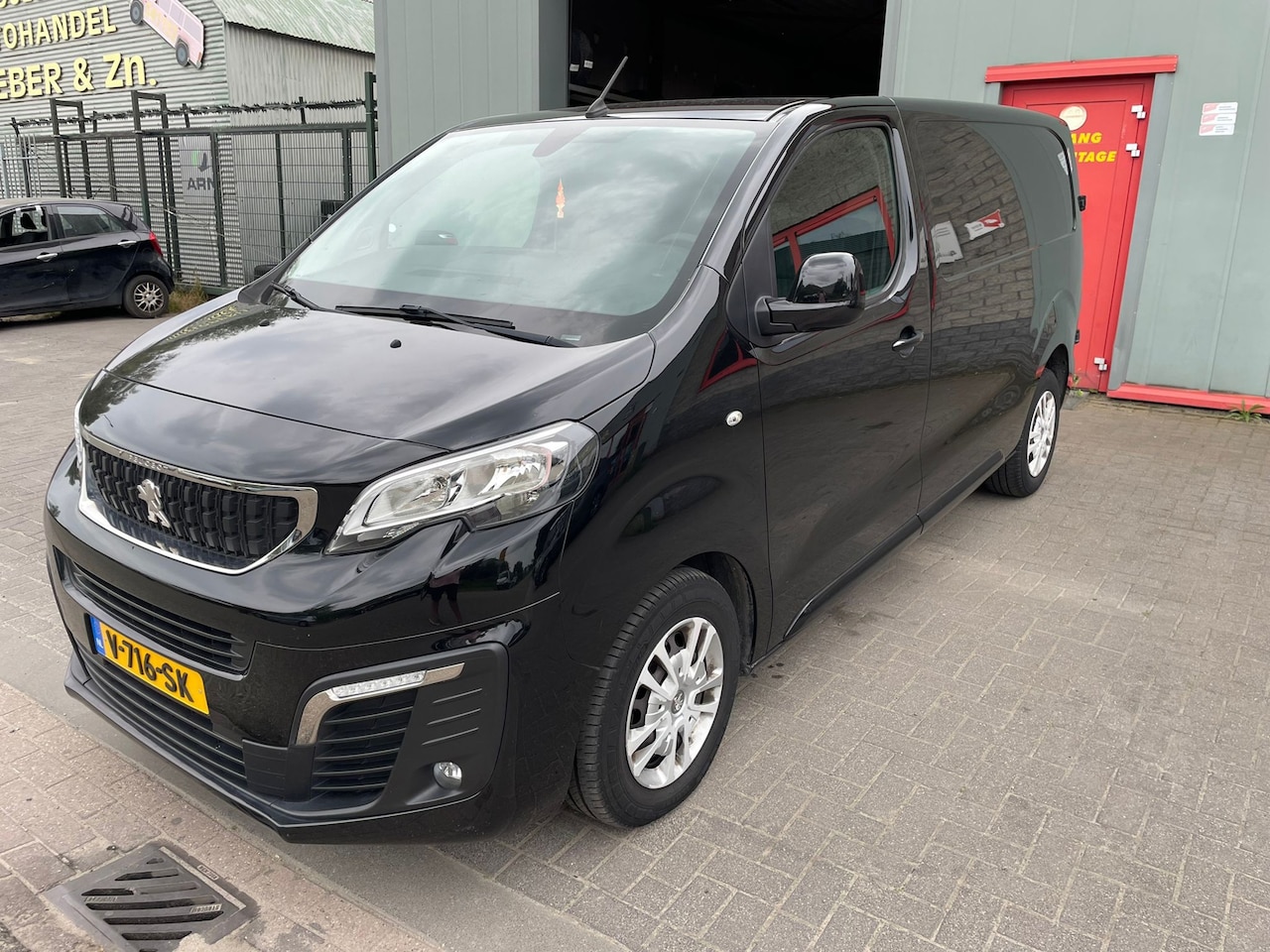 Peugeot Expert - 231S 2.0 BlueHDI 120 Premium Pack 231S 2.0 BlueHDI 120 Premium Pack - AutoWereld.nl