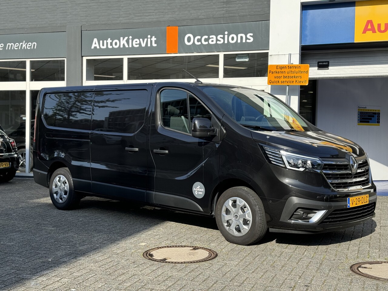 Renault Trafic - 2.0 dCi 130 T30 L2H1 Work Edition - Demo / Pack Parking - AutoWereld.nl