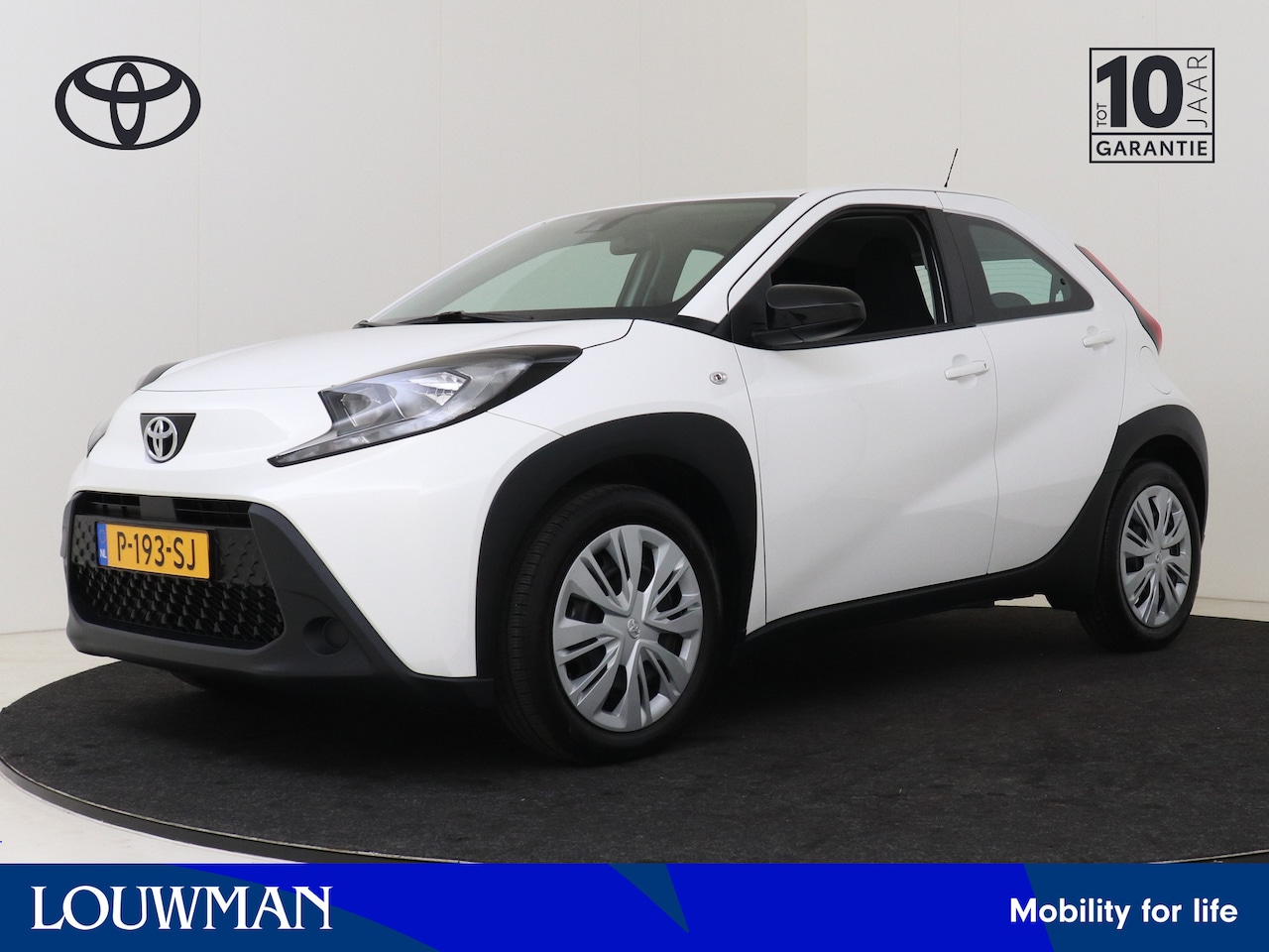 Toyota Aygo X - 1.0 VVT-i MT play 1.0 VVT-i MT play - AutoWereld.nl