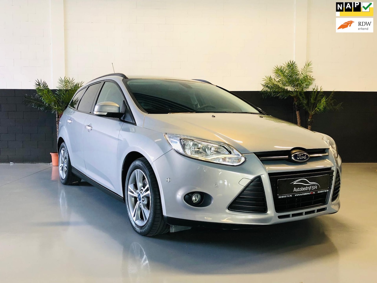 Ford Focus Wagon - 1.0 EcoBoost Titanium Trekhaak! PDC! Stoelverwarming! Garantie! - AutoWereld.nl