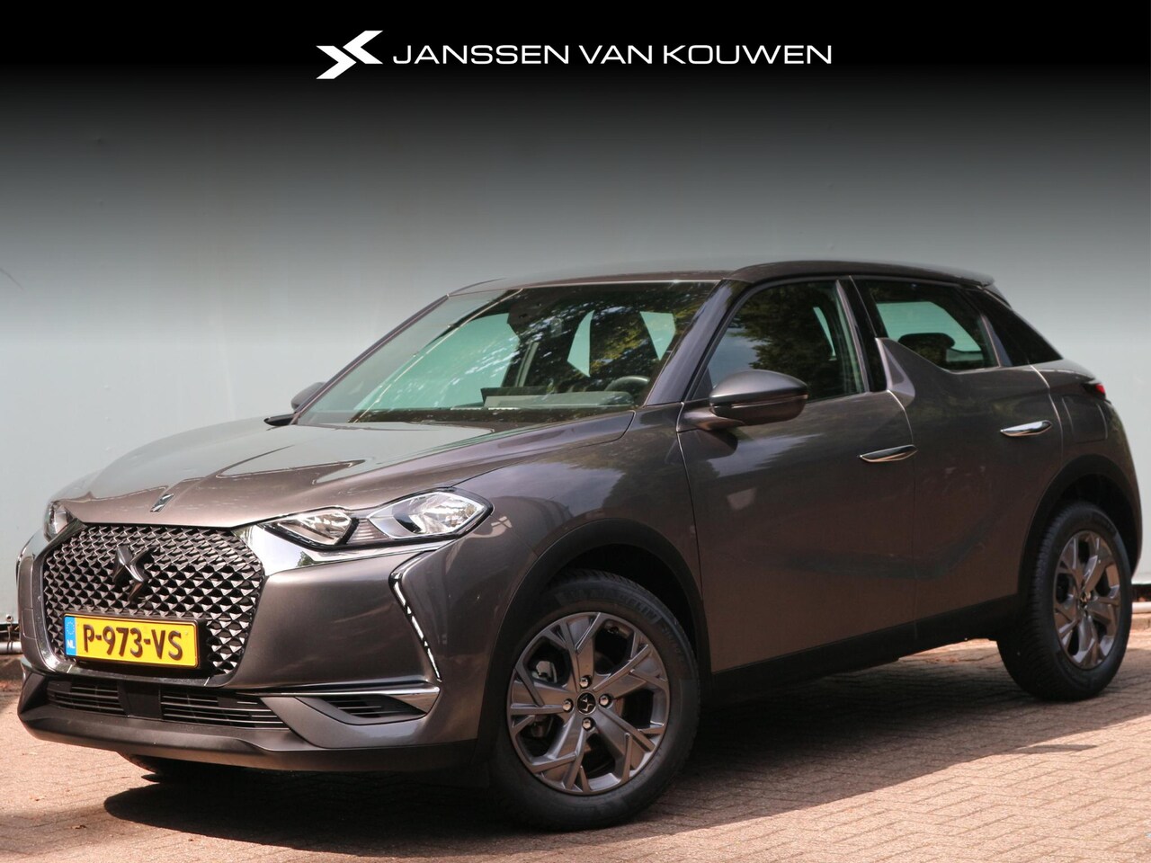 DS 3 Crossback - Montmartre 1.2 100 pk / Digital dashboard / Climate control / Navigatie - AutoWereld.nl