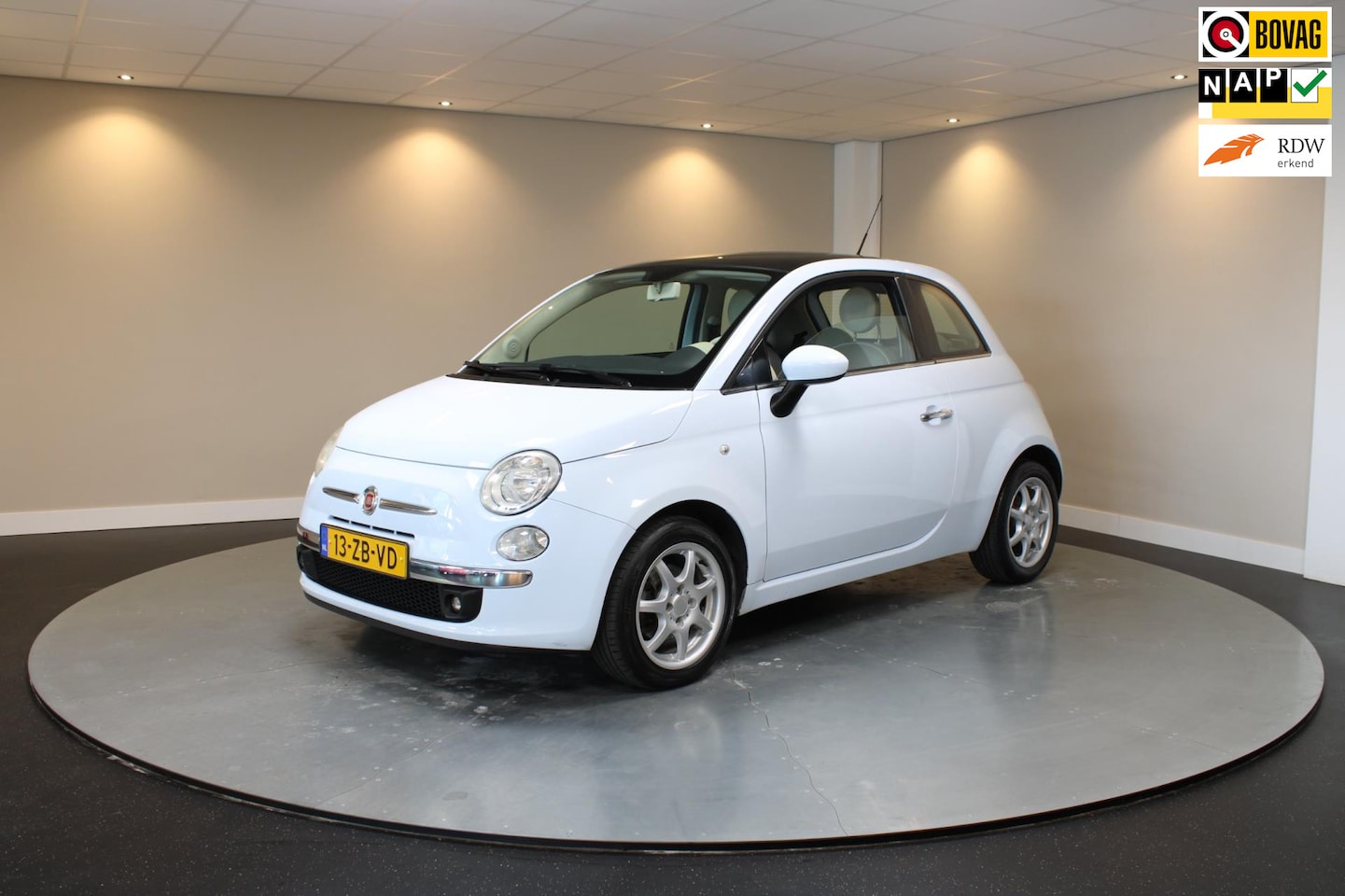 Fiat 500 - 1.4-16V Lounge 101Pk *Nieuwe D-riem* Panodak|ChaCha-Blauw - AutoWereld.nl