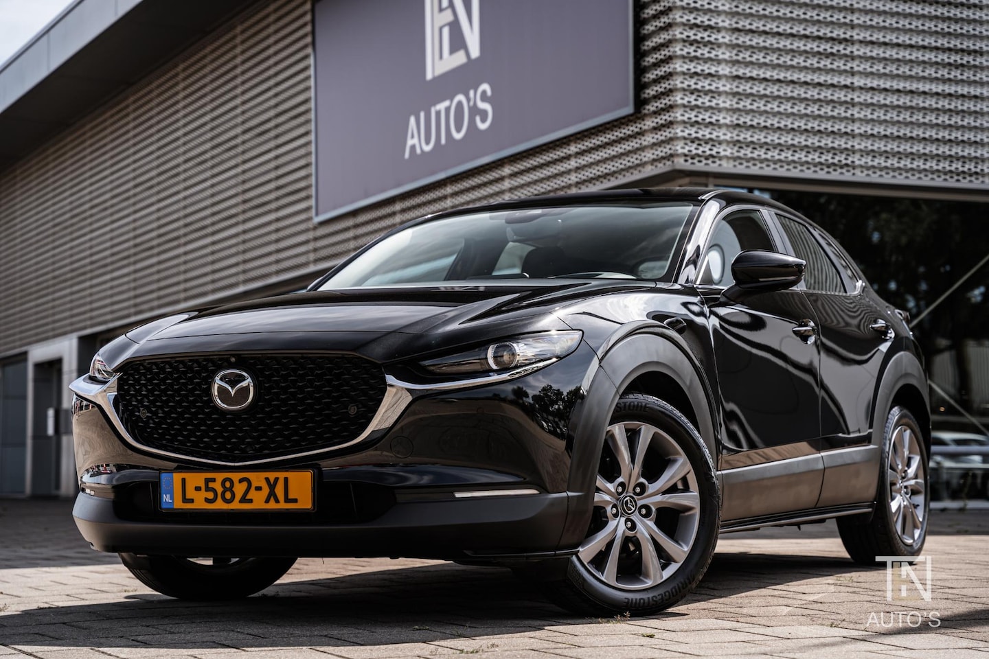 Mazda CX-30 - 2.0 e-SkyActiv-G M Hybrid Comfort | HUD | Keyless | Trekhaak | 18" | 360-camera - AutoWereld.nl