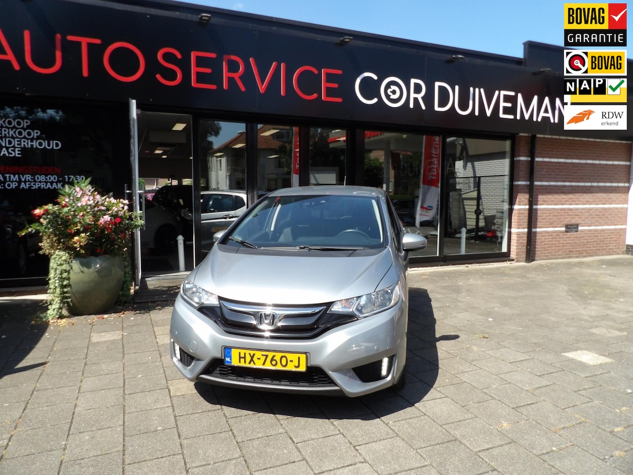 Honda Jazz - 1.3 i-VTEC Comfort // AIRCO / CRUISE CONTROL / navi app//stoelverwarming//parkeersensoren - AutoWereld.nl