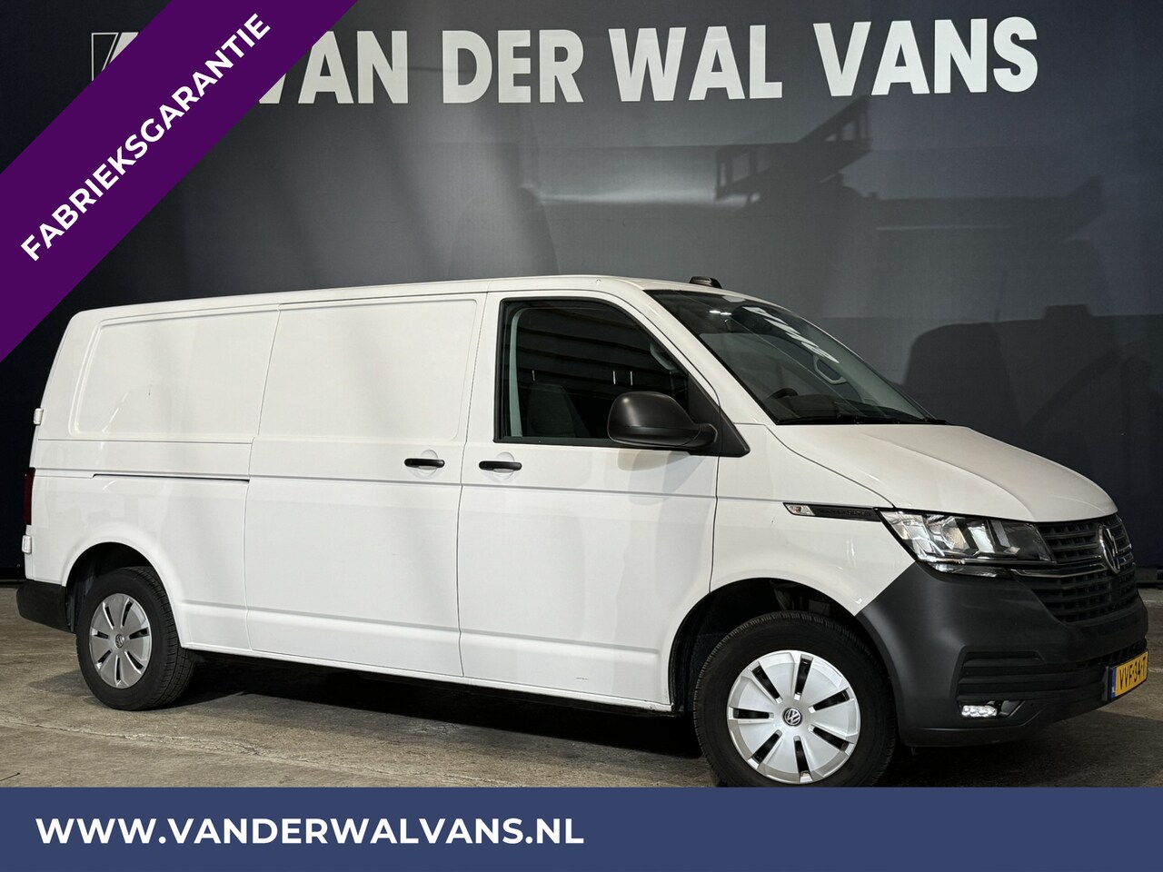 Volkswagen Transporter - 2.0 TDI L2H1 Fabrieksgarantie Euro6 Airco | Navigatie | Apple Carplay | Cruisecontrol Andr - AutoWereld.nl