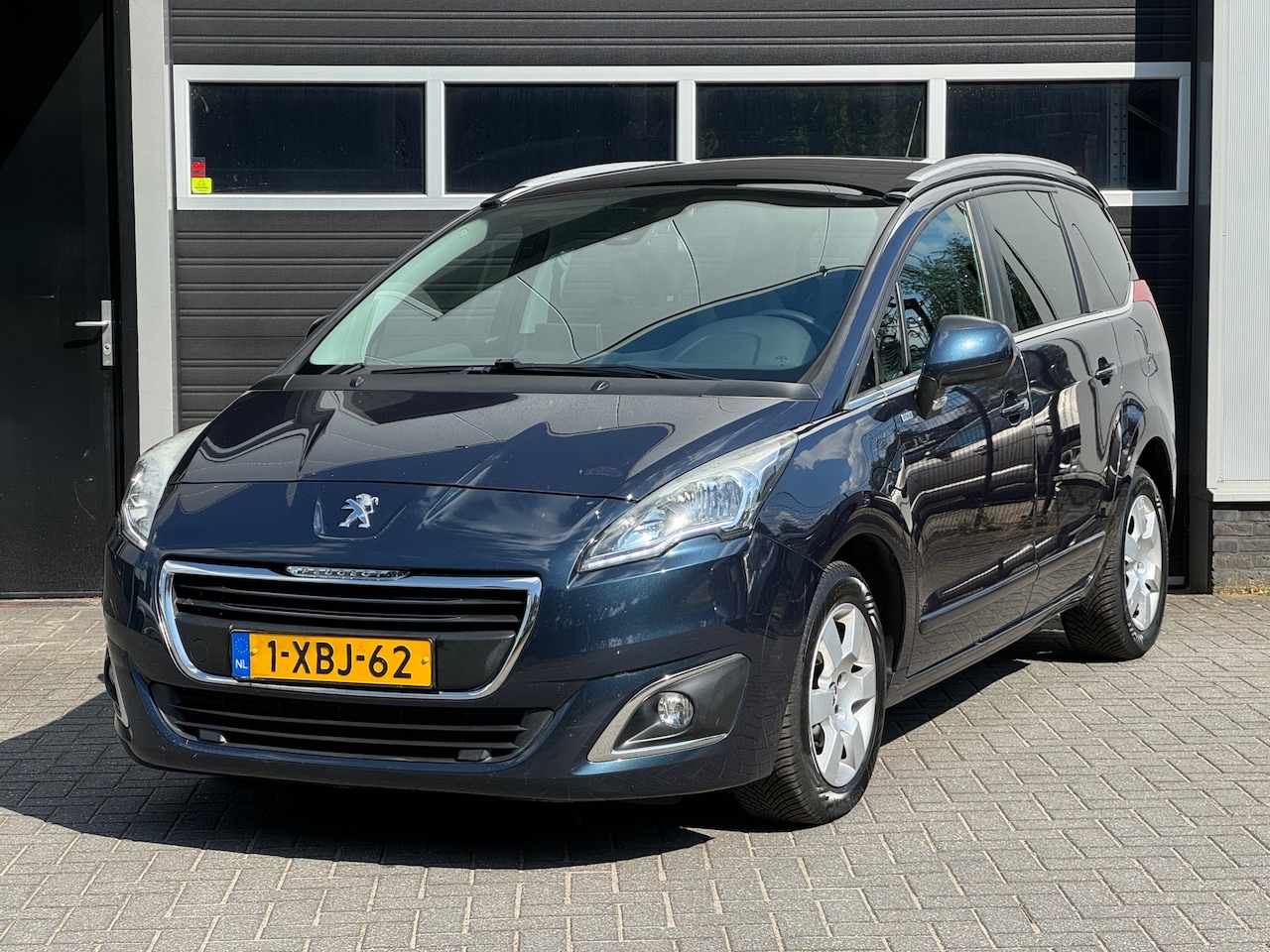 Peugeot 5008 - 1.6 e-HDi Style 7p. Automaat, Camera, Pano, Cruise, Climate Control, NAP - AutoWereld.nl