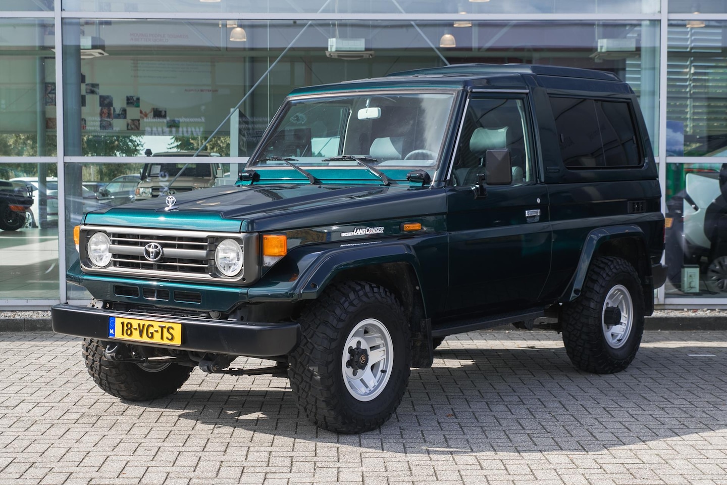 Toyota Land Cruiser 70 - Landcruiser 4.2 VX FRP SHD | Gerestaureerd - AutoWereld.nl