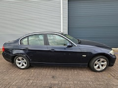 BMW 3-serie - 318i High Executive - Leer - MOTOR LOOPT SOMS ONREGELMATIG