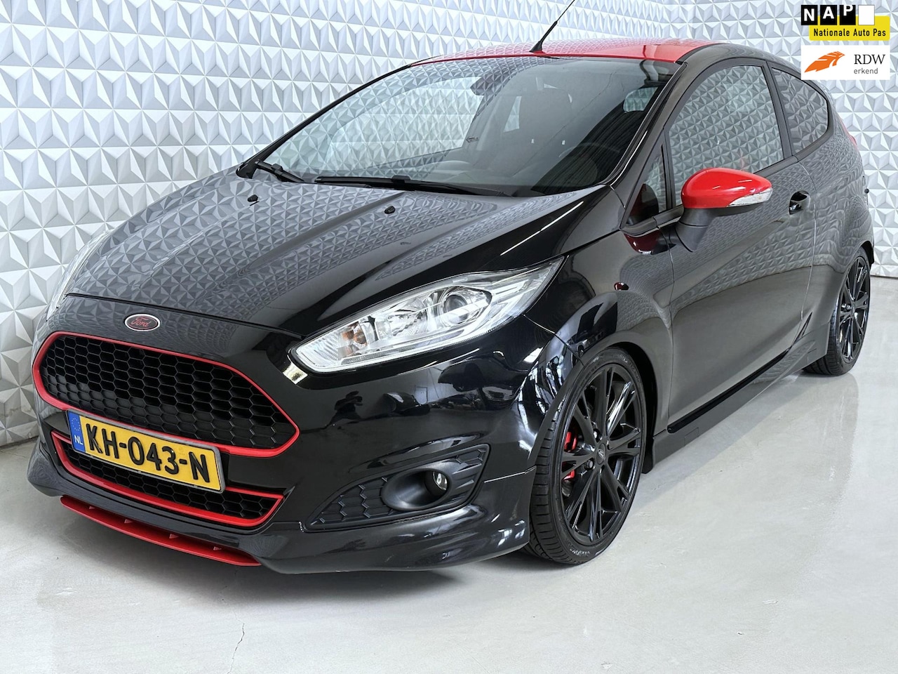 Ford Fiesta - 1.0 EcoBoost Black Edition 103KW / 140PK! (2015) - AutoWereld.nl