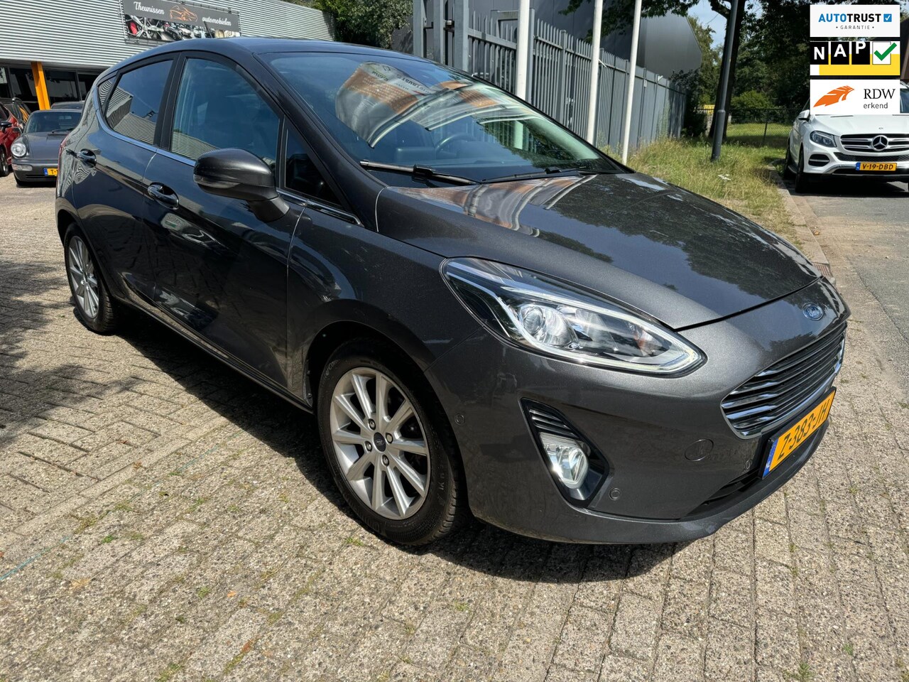 Ford Fiesta - 1.0 EcoBoost Vignale Performance uitvoering, zeer luxe mooie auto 1e eigenaar, 87209 km, n - AutoWereld.nl