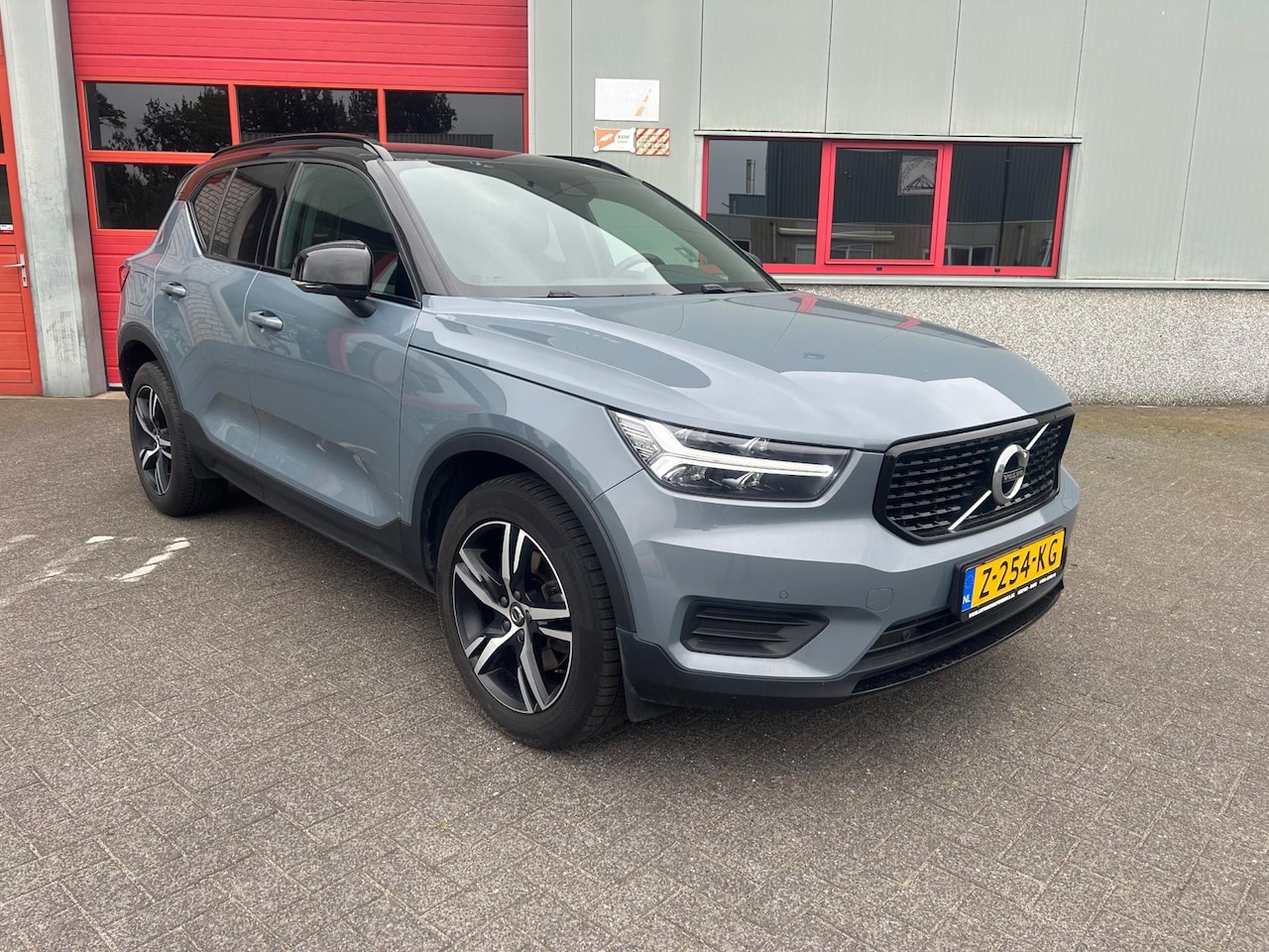 Volvo XC40 - 2.0 T5 AWD R-Design 2.0 T5 AWD R-Design - AutoWereld.nl