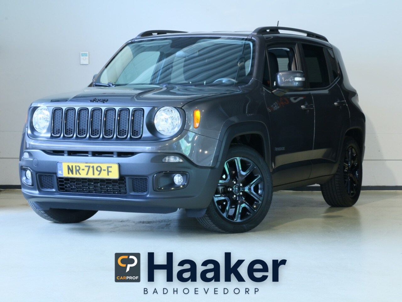 Jeep Renegade - 1.4 140pk Night Eagle * RIJKLAARPRIJS * 12mnd BOVAG garantie - AutoWereld.nl