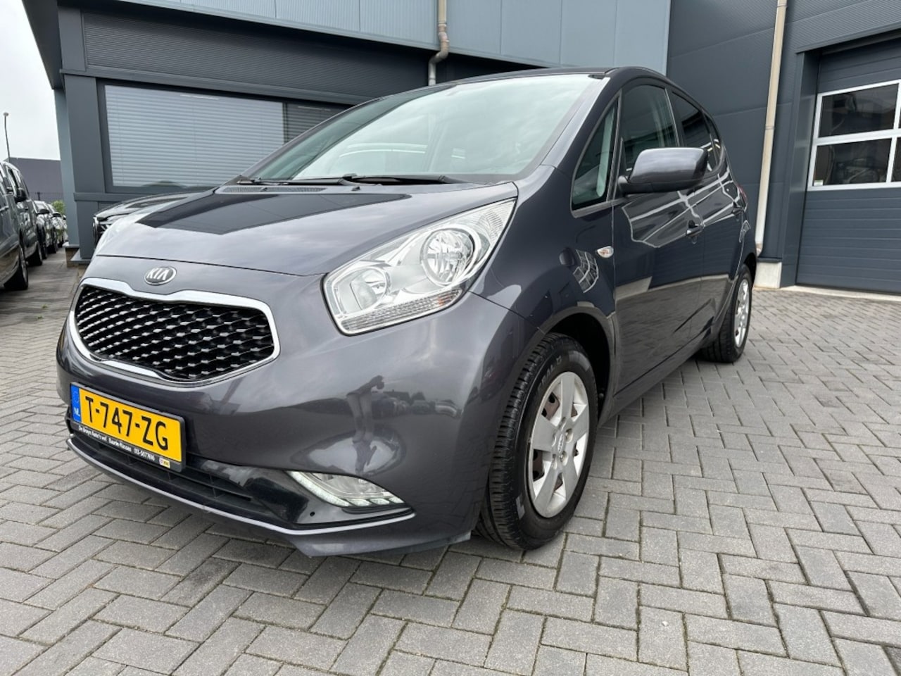 Kia Venga - 1.4 CVVT Dynamic Plusline Grijs. Navigatie + airco - AutoWereld.nl