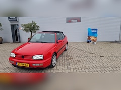 Volkswagen Golf Cabriolet - 1.8. 55kw , in zeer goede staat, cv vergrendeling, elektrische ramen, stuurbekrachting,