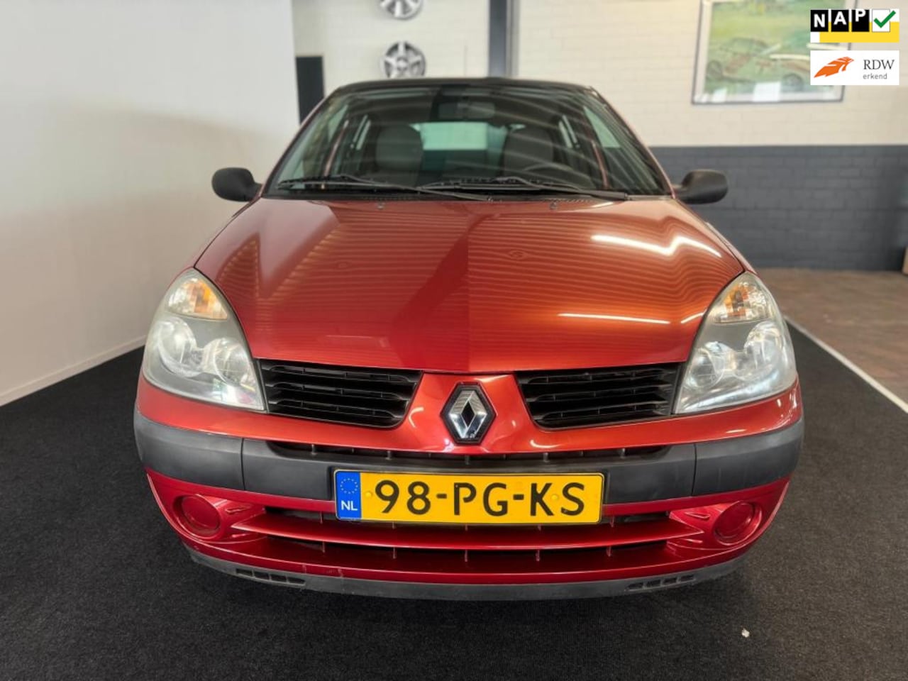 Renault Clio - 1.2 Authentique Basis 1.2 Authentique Basis/ NIEUWE APK - AutoWereld.nl