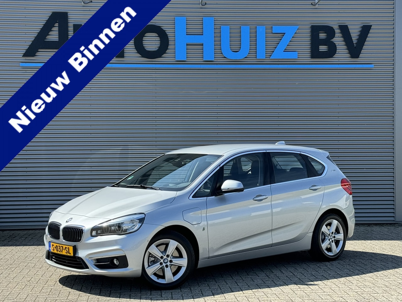 BMW 2-serie Active Tourer - 225xe iPerformance Executive Leer LED Navi PDC 17 Inch Stoelverwarming - AutoWereld.nl