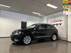 Volkswagen Tiguan - 1.4 TSI ACT Comfortline * Automaat / Virtual cockpit / Trekhaak / NL Auto