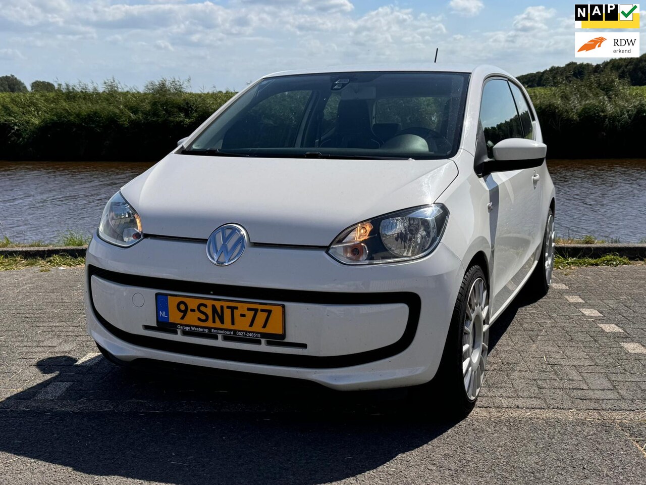 Volkswagen Up! - 1.0 highmove up! BlueMotion NAVIGATIE / AIRCO / STOELVERWARMING - AutoWereld.nl